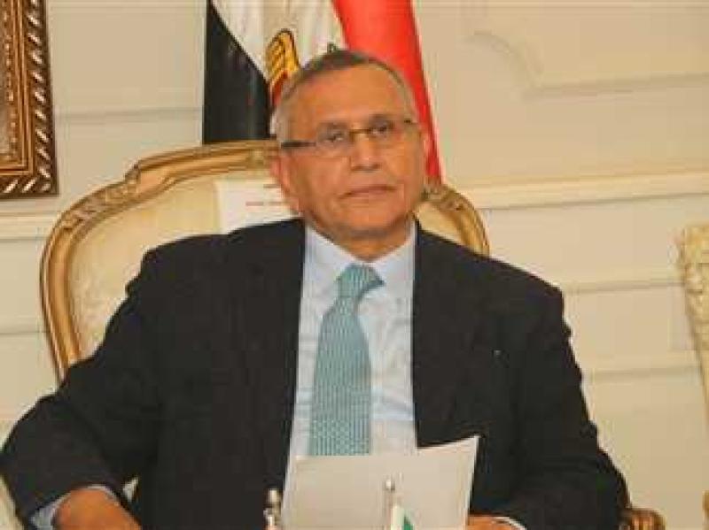 الدكتور عبد السند يمامة