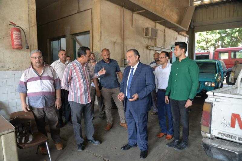 محافظ أسيوط يتفقد شركة إصلاح السيارات ويشدد على تسريع وتيرة العمل وتعظيم الاستفادة من الموارد