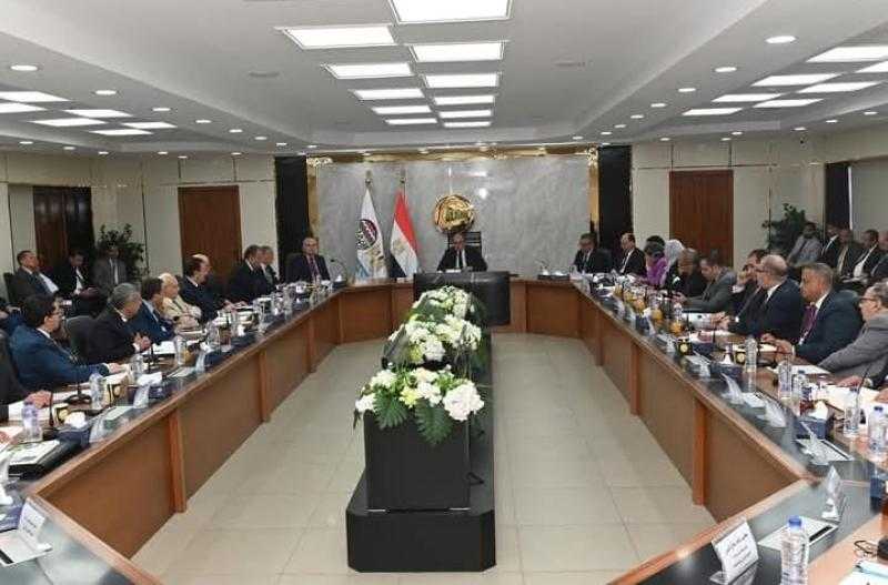 وزير قطاع الأعمال العام يترأس الجمعية العامة للقابضة الكيماوية لاعتماد الموازنة التخطيطية للعام المالي 2025/2026