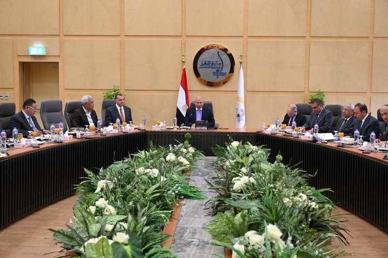 وزير الصناعة والنقل يترأس الجمعية العامة العادية للشركة القابضة للنقل البحري والبري عن العام المالي 2025/2026