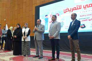 محافظ أسيوط يشهد احتفالية تكريم 516 من رموز التمريض ضمن فعاليات اليوم العالمي للتمريض