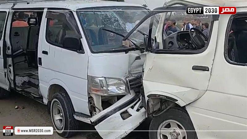 حادث تصادم ميكروباصين
