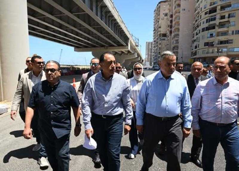 رئيس الوزراء يتفقد أعمال تطوير محور ”محمد نجيب” وتوسعة كورنيش الإسكندرية