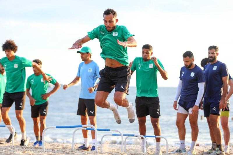 المصري يخوض تدريبات بدنية شاقة على شاطئ بورفؤاد