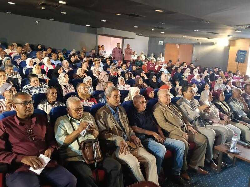 نائب محافظ الأقصر يشهد ندوة تعريفية بالقانون 10 لسنة 2018 لدمج ذوي الهمم بالمدارس