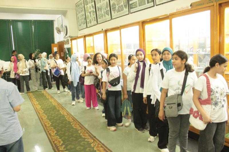 جامعة أسيوط تواصل فعاليات جامعة الطفل بزيارة علمية لكلية العلوم لتعزيز الوعي والمعرفة لدى الأطفال