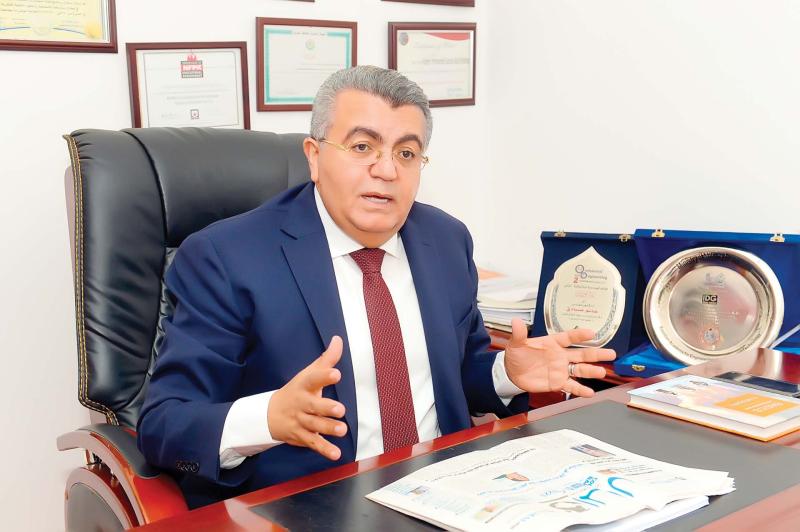 الدكتور حاتم صادق 