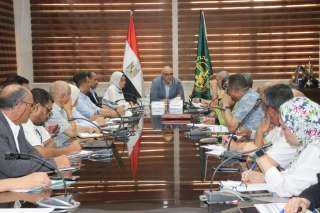 محافظ القليوبية يناقش الخطة الاستثمارية الجديدة للعام المالي 2025/2026