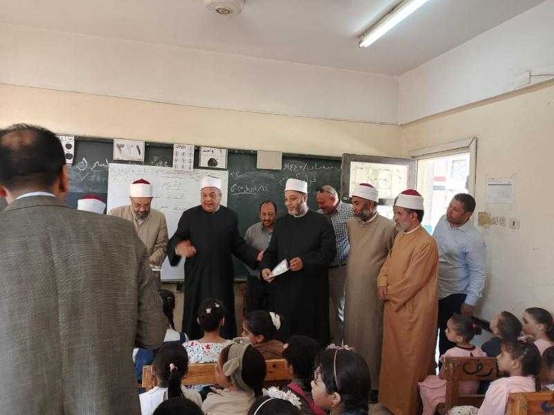 رئيس قطاع المعاهد الأزهرية يتفقد النشاط الصيفي لتحفيظ القرآن الكريم بمعهد العارف بسوهاج