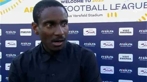 مولودية الجزائر يعلن رحيل المدرب رولاني موكوينا بعد تفعيل الشرط الجزائي