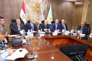 محافظ كفرالشيخ يناقش جهود تطوير وتطهير وتكريك بحيرة البرلس