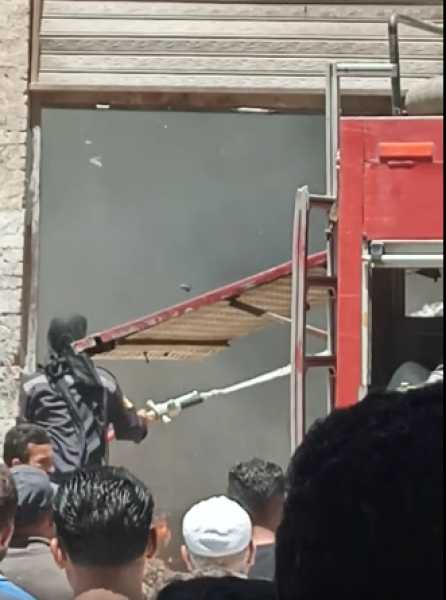 السيطرة على حريق داخل محل بمنطقة الأزبكية دون إصابات