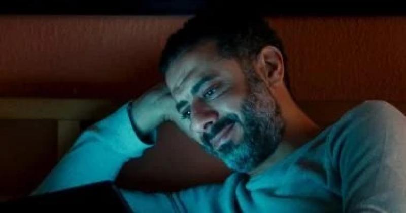 مسلسل ”كتالوج” على نتفليكس: دراما إنسانية تلامس قلوب الأهل