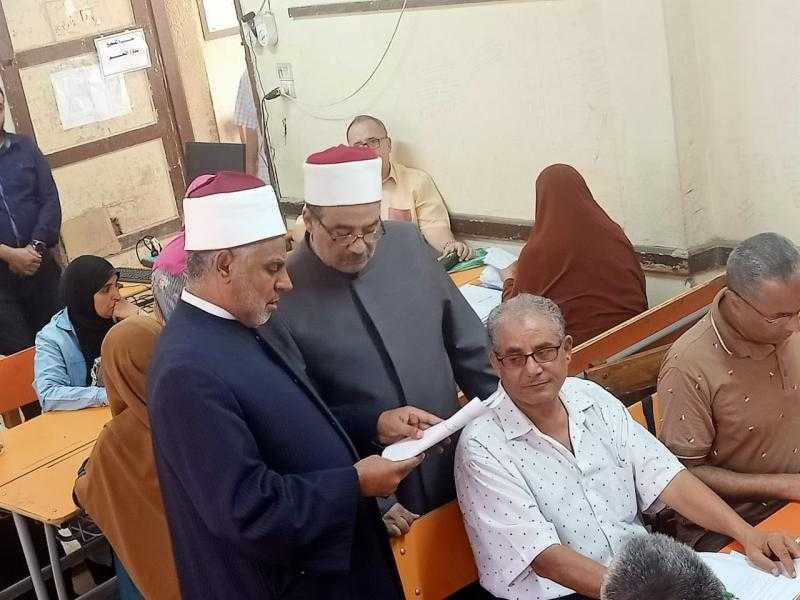 وكيل قطاع المعاهد الأزهرية يتفقد مركز تصحيح الشهادة الثانوية بالجيزة ويشيد بالجهود المبذولة
