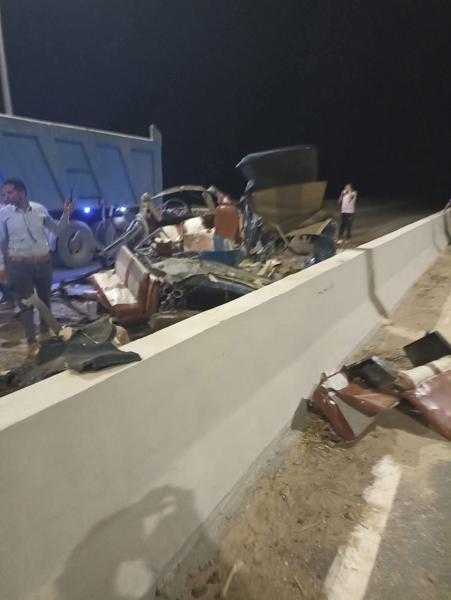 مصرع 4 أشخاص وإصابة 15 آخرين في تصادم مروع أعلى محور ديروط بأسيوط|صور
