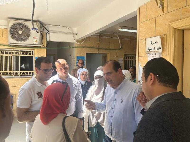نائب وزير الصحة يتفقد المنشآت الصحية بمحافظة مطروح ويوجه بتعزيز الخدمات