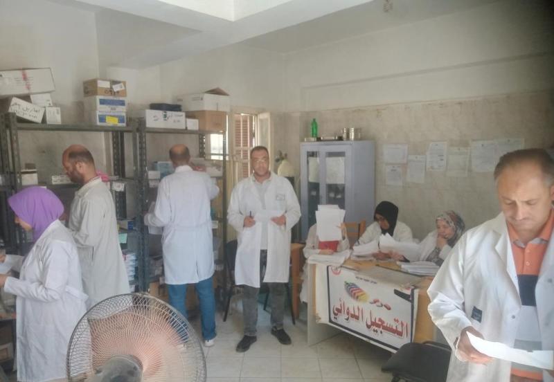 محافظ بنى سويف: فحص وتوفير العلاج لــ 1500 حالة في 8 تخصصات... وتقديم 4150خدمة طبية بقافلة للصحة ضمن ”حياة كريمة ”