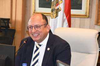 رئيس جامعة حلوان يشدد على ضرورة تطوير البرامج الأكاديمية لجذب عدد أكبر من الطلاب الجدد
