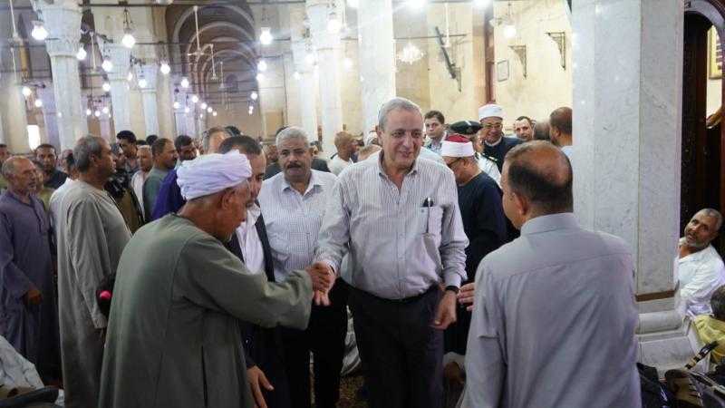 محافظ الغربية يؤدي صلاة الجمعة بمسجد السيد البدوي وسط أبناء عروس الدلتا