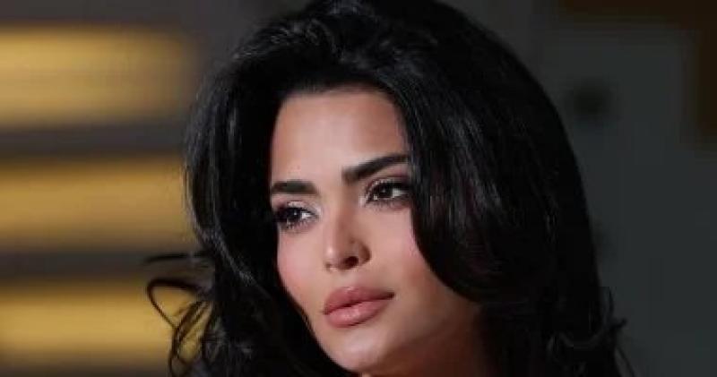 أسماء جلال تتخذ إجراءات قانونية ضد مصفف الشعر