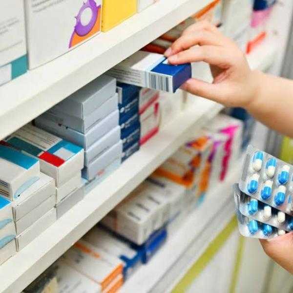 دار الإفتاء تحذر من التحدث في أمور الطب بغير علم