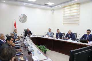 وزير التعليم العالي يعقد اجتماعًا مع ممثلي مؤسسة كلاريفيت لتعزيز التعاون المشترك