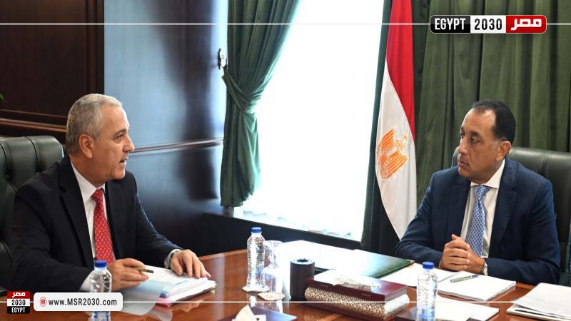 الدكتور مصطفى مدبولي رئيس مجلس الوزراء يجتمع مع المهندس عبدالصادق الشوربجي