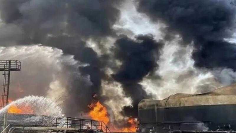 ماذا يحدث لإيران ؟.. حريق في أصفهان وزلزال بمدنية فارس وانفجارات بجيلان
