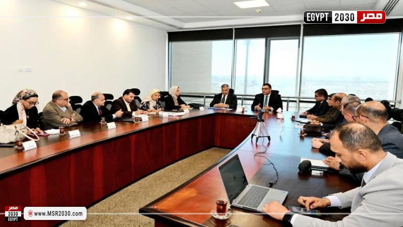 وزير الإسكان ومحافظ الإسكندرية خلال الاجتماع