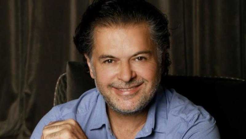عمرو وهبة يسخر من أزمات أحمد فتوح وراغب علامة