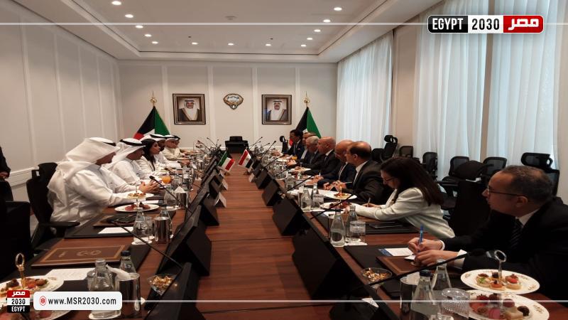 لقاء وزير النقل مع وزيرة الأشغال العامة والنقل بدولة الكويت
