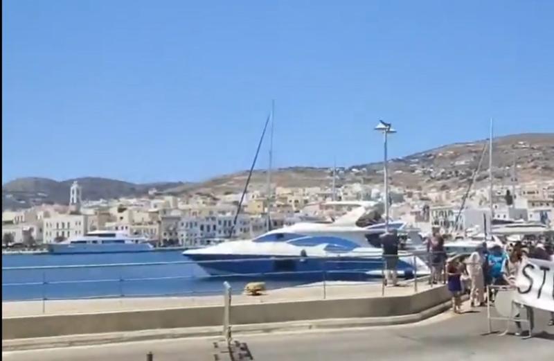سفينة إسرائيلية تُواجه الغضب الشعبي في اليونان وتُمنع من الرسو