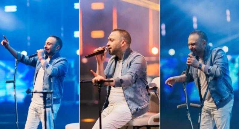 حسام حبيب يغني بالعكاز في السعودية بعد إصابته بثلاثة كسور