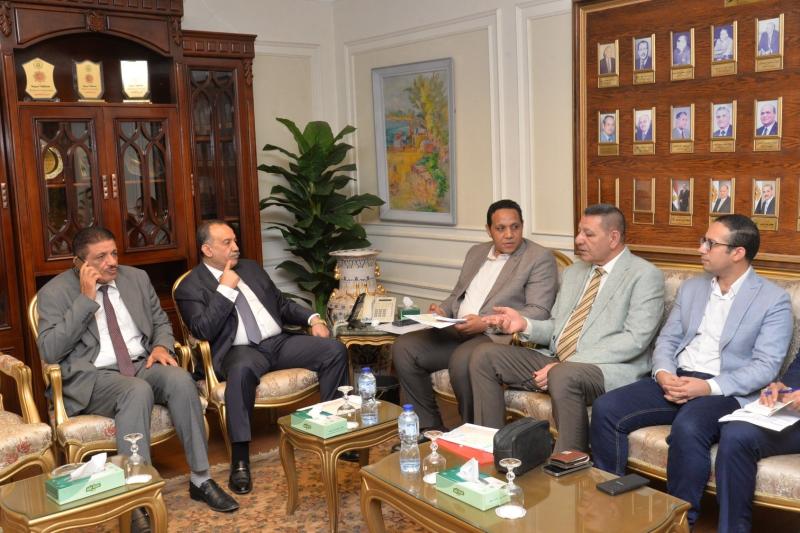 محافظ أسيوط 