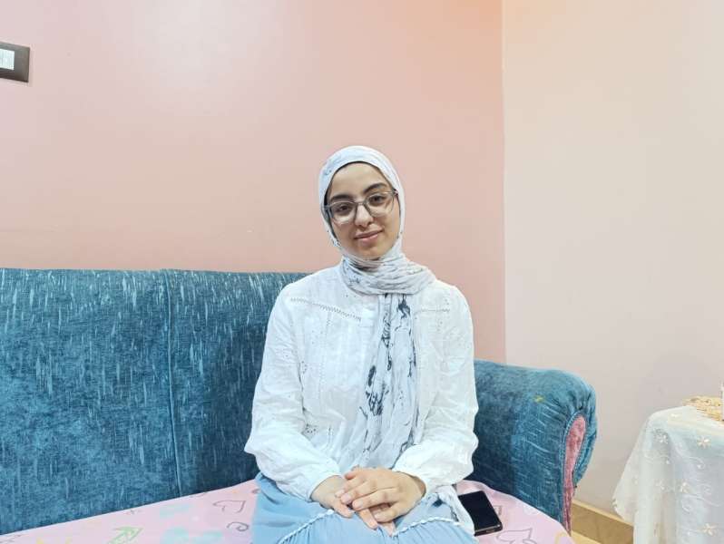 الطالبة مريم إبراهيم حامد، الحاصلة على المركز الثاني في الثانوية العامة شعبة علمي علوم