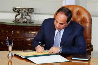 الرئيس السيسي يصدق على 10 قوانين مهمة بشأن السنة المالية 2025/ 2026