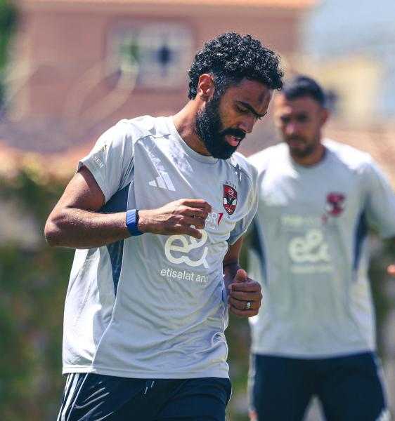 عاجل | حسين الشحات يبدأ المشاركة في التدريبات الجماعية بمعسكر الأهلي