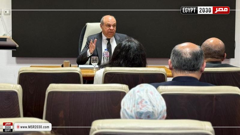 وزير الطيران المدني يلتقي السفراء الجدد
