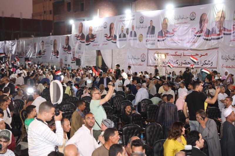 وسط هتافات التأييد.. حزب الجبهة الوطنية يحشد الآلاف في مؤتمر جماهيري بالجيزة