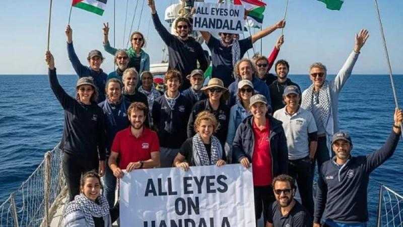 مسؤولون إسرائيليون يهددون بالاستيلاء على سفينة حنظلة المتجهة إلى غزة