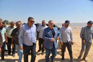 محافظ أسيوط يتفقد أعمال إنشاء أول مصنع متكامل لمنتجات الرمان بالبداري