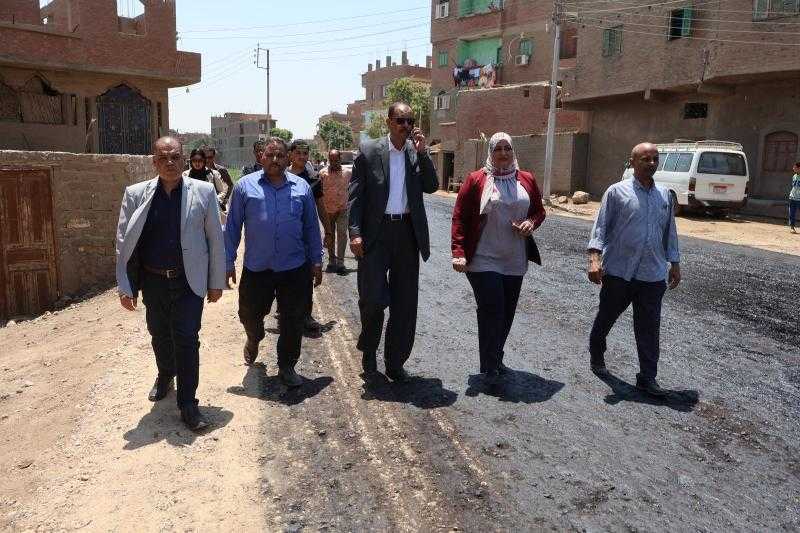 محافظ سوهاج يتفقد أعمال رصف طريق ” الشوش - بندار الكرمانية”