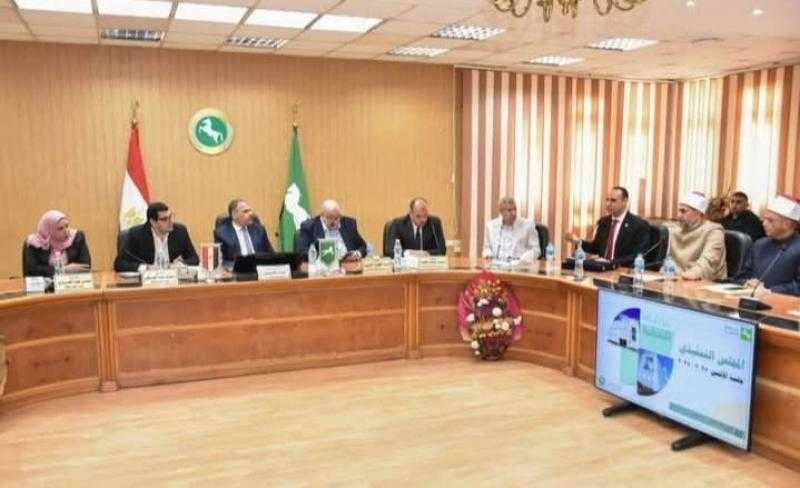 تنفيذي الشرقية يستعرض موقف المتغيرات المكانية وأملاك الدولة والإعلانات والتصالح في مخالفات البناء