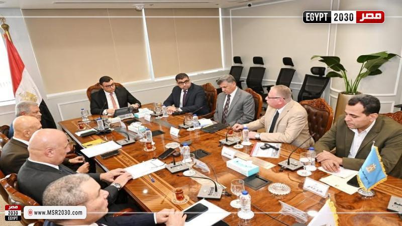 وزير الإسكان يلتقي رئيس مجلس إدارة الشركة الوطنية للمقاولات