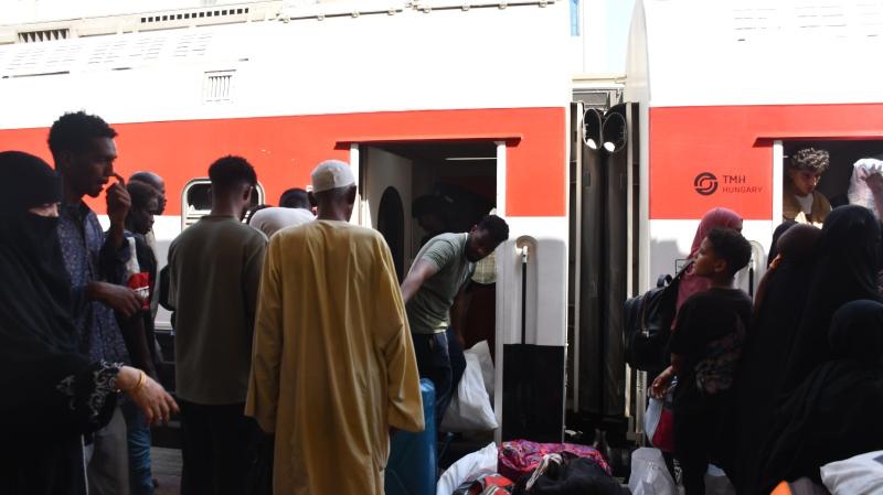 انطلاق القطار الثاني لتيسير العودة الطوعية للأشقاء السودانيين إلى وطنهم