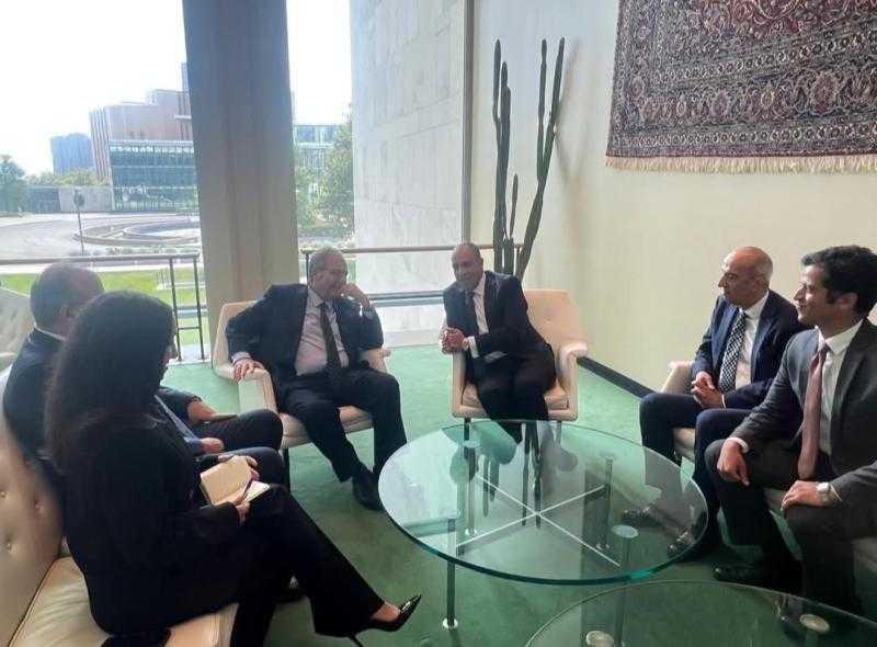 وزير الخارجية يلتقي بنائب رئيس الوزراء اللبناني