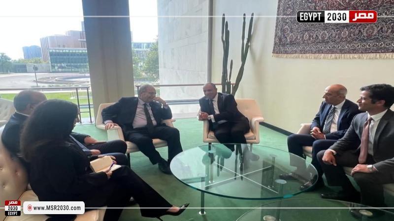 جانب من الللقاء