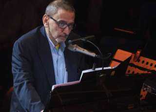 فيروز تستقبل العزاء في نجلها زياد الرحباني لليوم الثاني