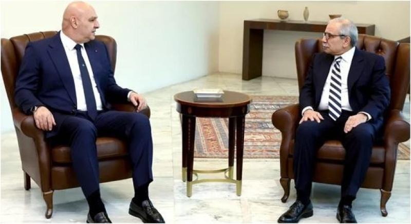 الرئيس اللبناني يبحث مع نواف سلام الأوضاع العامة في البلاد والقوانين المطروحة على جدول أعمال مجلس النواب