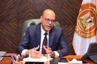 وزير العمل يُعلن عن 68 فرصة عمل بالسعودية في مجالات متعددة